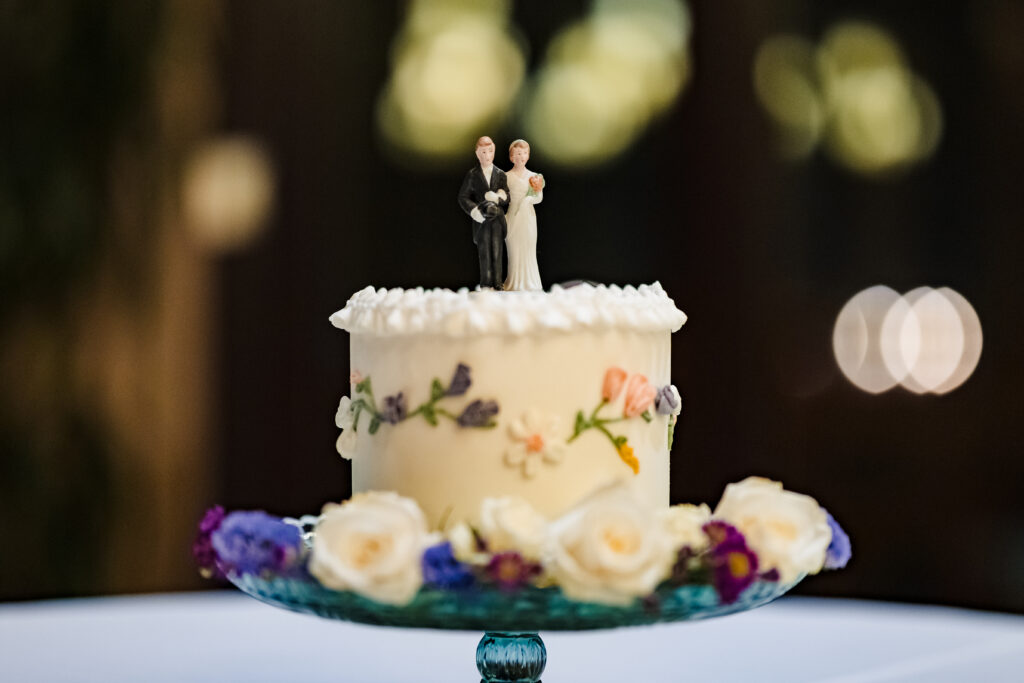 Elegant wedding table centerpiece and decor at Journey's End.